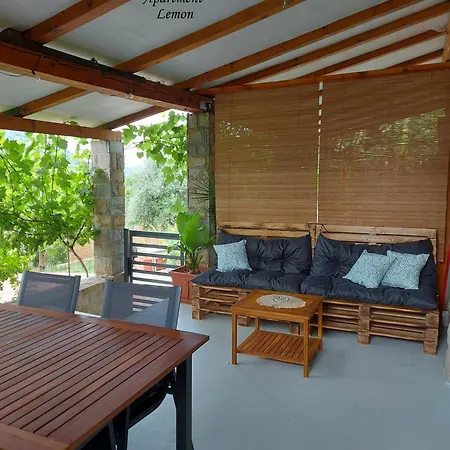 Istrian Stone House With Big Garden Ferienhaus Marezige