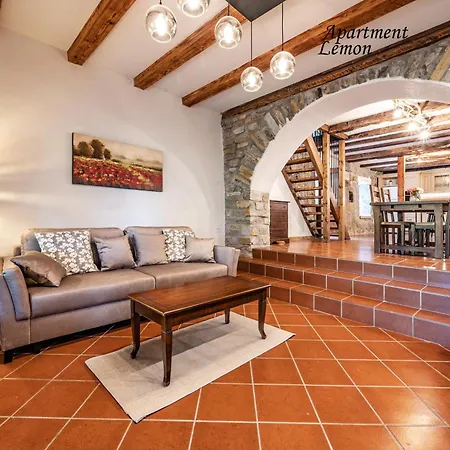 Istrian Stone House With Big Garden Marezige