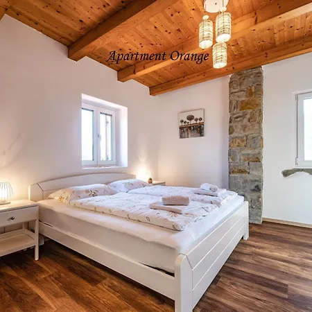 Istrska Kamnita Hisa Z Velikim Vrtom - Istrian Stone House With Big Garden * Marezige