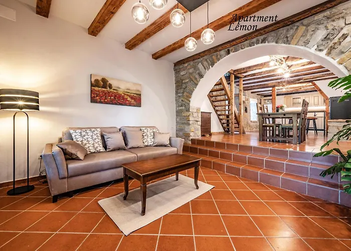 Istrian Stone House With Big Garden Marezige