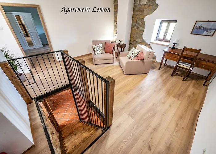 Istrian Stone House With Big Garden * Marezige