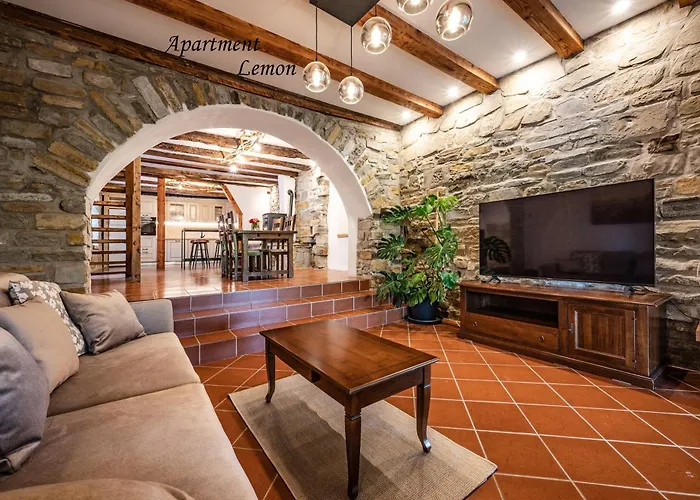 דירה Istrian Stone House With Big Garden