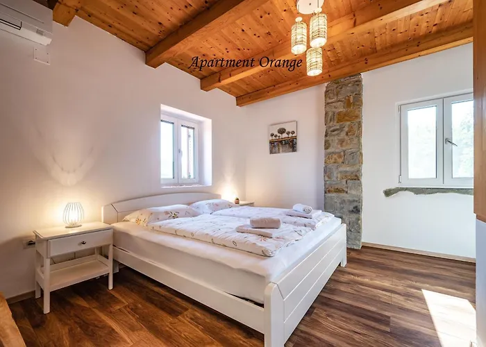 Istrian Stone House With Big Garden * Marezige